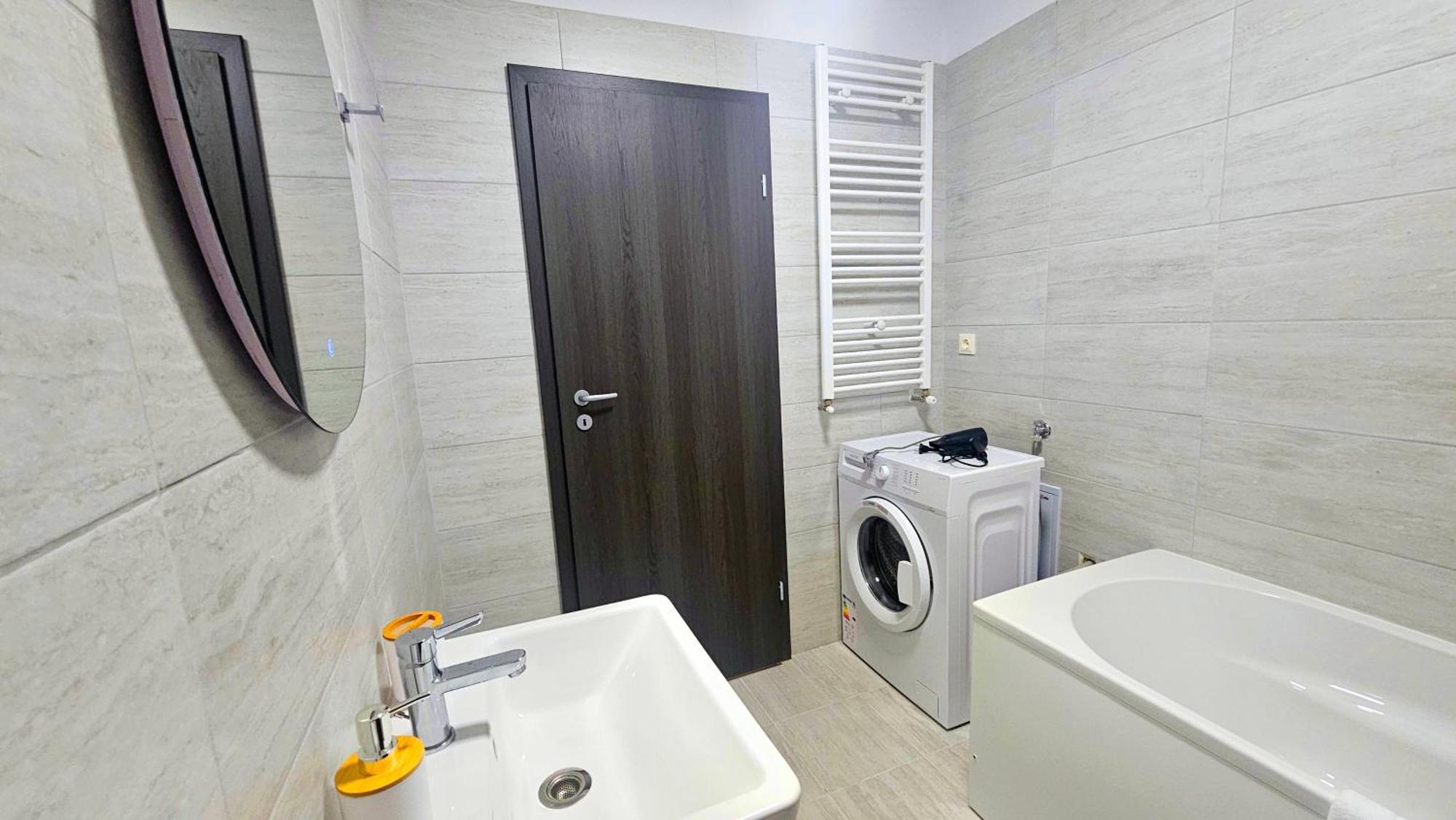One Fancy Studio Bucarest Esterno foto